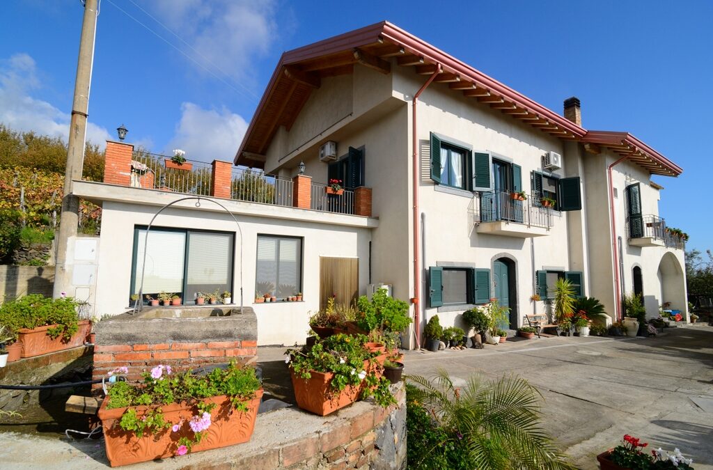 bed-breakfast-etna-dimora-dell-etna-milo-esterno