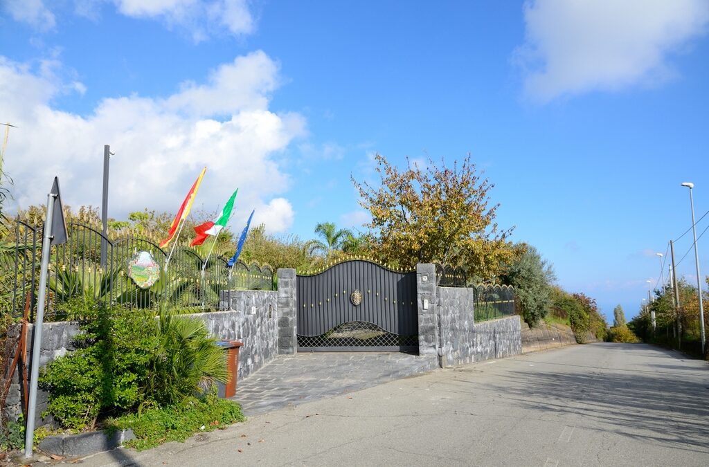 bed-breakfast-etna-dimora-dell-etna-milo-ingresso-strada